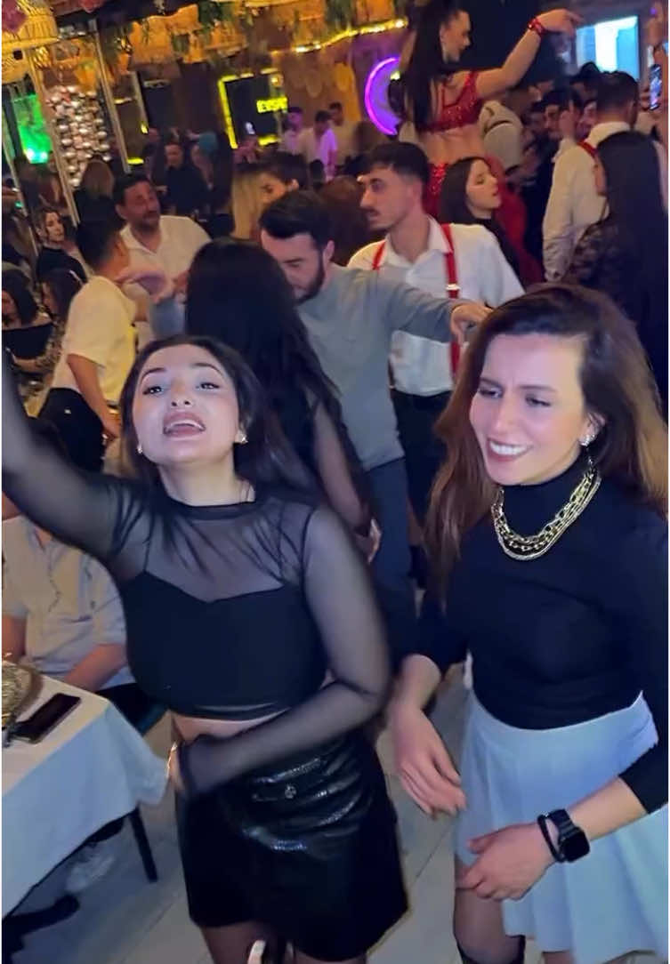 Eyşan Yeni Nesil Meyhane  Bilgi ve Rezervasyon: 0 (531)-930-86-81  Haftanın 7 Günü  19:00-02:00 saatleri arası eğlence  Fulya / Beşiktaş / İstanbul 📍 