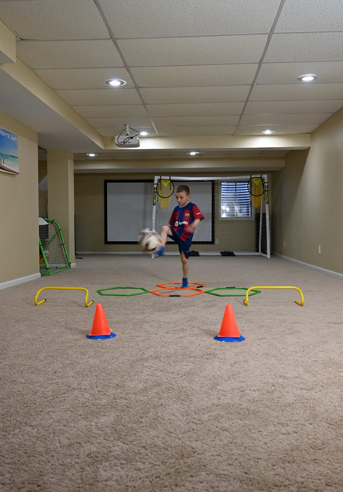 Top Bins Challenge🔥🐐⚽️ . . . . #Soccer #futbol #soccerlife #futebol #fifa #soccerskills #championsleague #football #messi #barca 