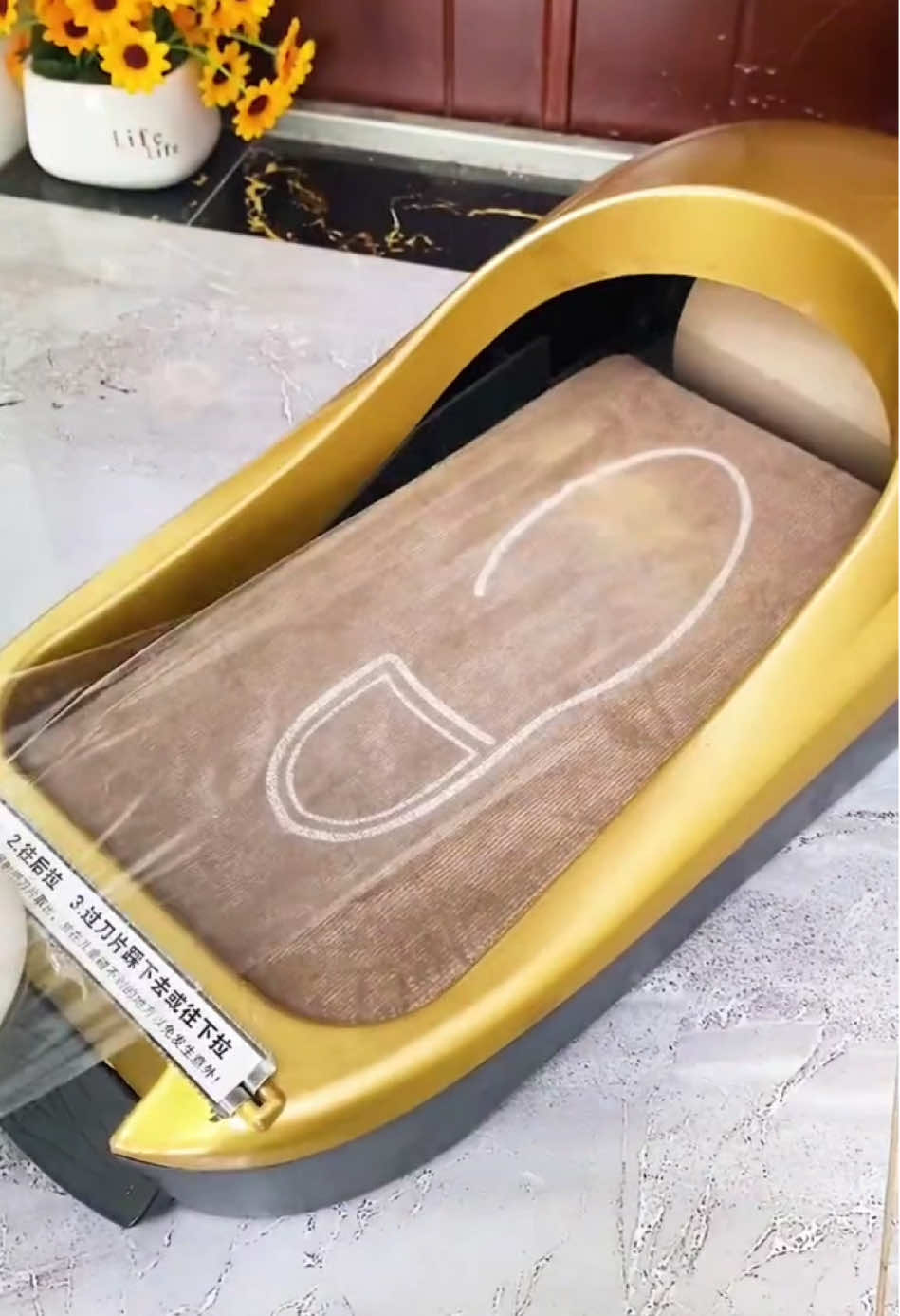 No more dirty floor😏#gadgets #coolstuff #coolgadgets #product #shopping #amazonfinds #favoritefinds #LearnOnTikTok #tiktokmademebuyit #fyp 