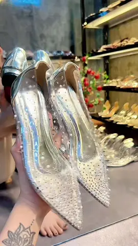 #giaynuhottrend #giayyenxinh #muahangtaitiktokshop 