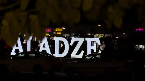 چۆن بتوانم ئەو شارە بەجێ بهێڵم کە تێیدا گەورەبووم😅🖤🫶🏻#qaladze #foryou #actives? 