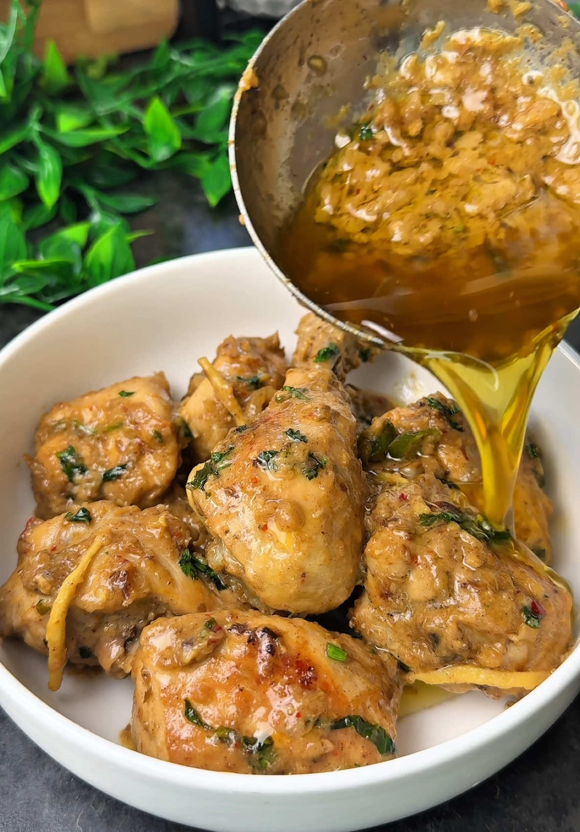 White chicken karahi🫡 وائٹ چکن کڑاہی #whitechickenkarahi #curry #chickencurry #whitekarahi #whitecurry #chickenrecipe #EasyRecipe #comfortfood #kari #murgh #pollo #poulet #tavuk #hahnchen #cookingtales11 #foryoupage❤️❤️ #fyp #trendiing #unitedkingdom #trendingvideo #viralvideos #tiktokviral #for #foryouu 