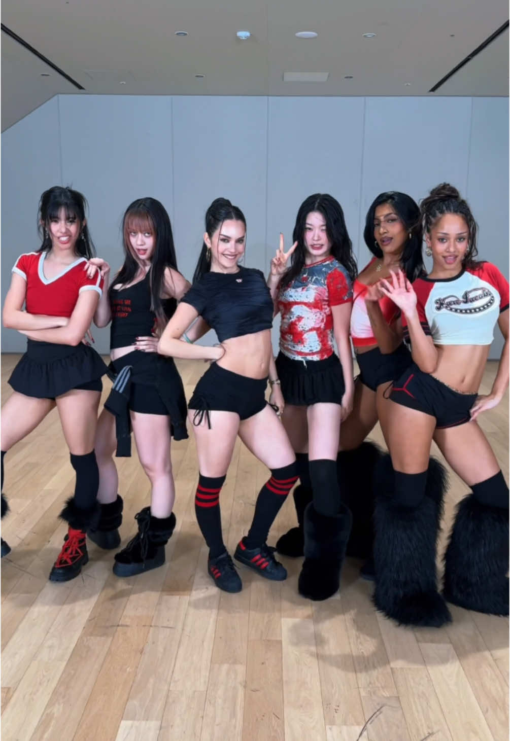 “Gnarly” Dance Practice video out now 🖤 #KATSEYE_Gnarly #Gnarly 