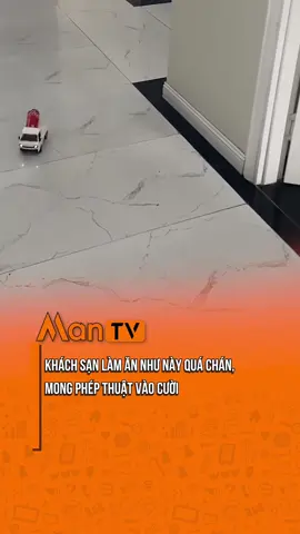 Giá lon coca: 12k Khách sạn phụ thu: 120k (để mua xe mới) =)))) #ManTV #ManEnt #fyp 