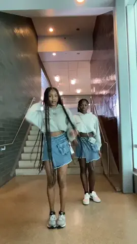 i love matching with my friends 🥰😘#dance #dancechallenge #like #twins 