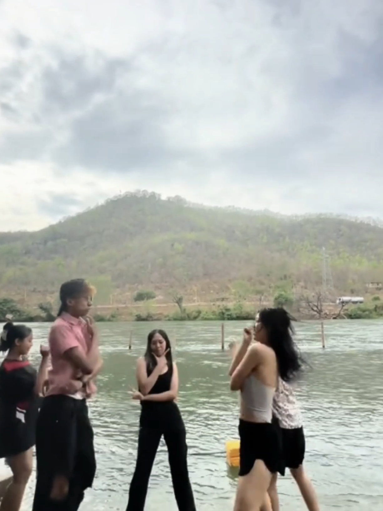 #CapCut #fyp #fypシ゚ #fyppppppppppppppppppppppp #မြင်ပါများပီးချစ်ကျွမ်းဝင်အောင်လို့🤒🖤 #ပြည်တွင်းဖြစ်ကိုအားပေးပါ🇲🇲🇲🇲 #tiktokmyanmar #celeမှအသဲပေးကြတာလားဗျာ 