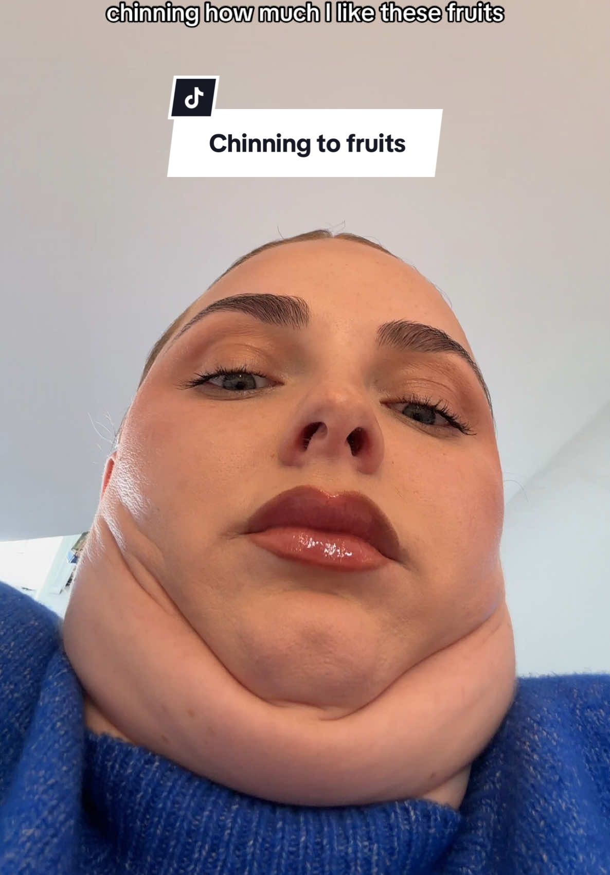Bloody love strawberries 🍓🍓 #scottish #doublechin #loveyourchin #chindance #doublechindance #fyp #xyzabc 