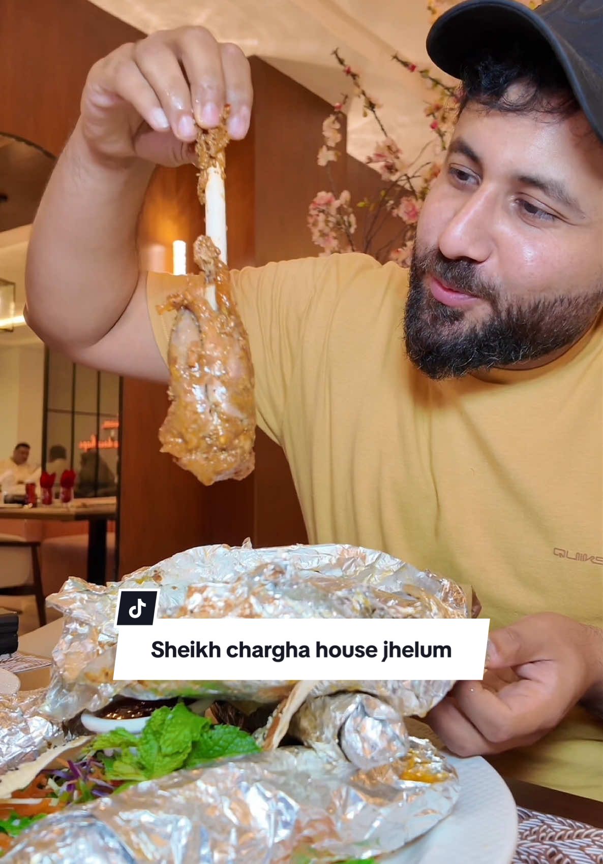 Sheikh Chargha house jhelum  #Foodie #foodblogger #foodvlog #foodreview #desifood #spicy #noodles #mutton #chicken #steam #desifood #continental #food #foodtiktok #FoodLover #resturant #jhelum #foodcontent #foodreels #reels #dinner #foodvlogger #kabab #streetfood #roll #cheese #saji #haseebee #voiceover #nacho 
