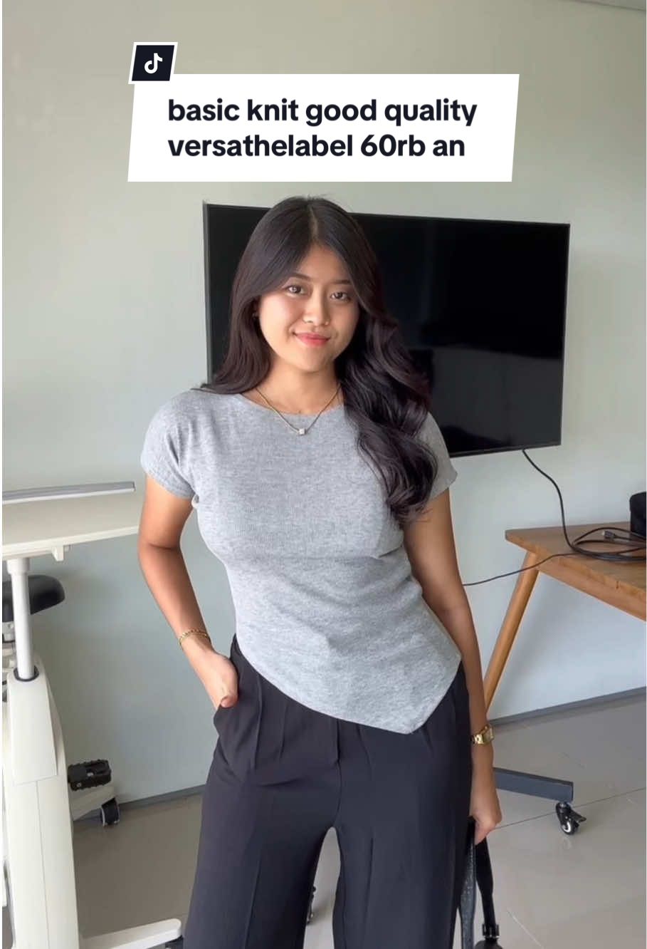 Basic knit simple all size sebagus & senyaman ini cuma 60ribuan!? 🩶 fix pengen koleksi warna lain 😭 #emilytop #versathelabel @Versa Official #basicknit #OOTD 