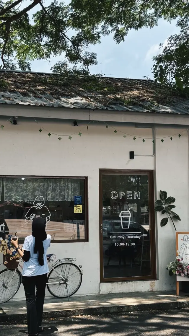 April, May dan sedikit lelah.