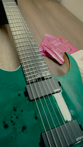 Your guitar that you haven't changed the strings on in months watching you watch this 👁️ 👄 👁️ 🎥: @edumegale 