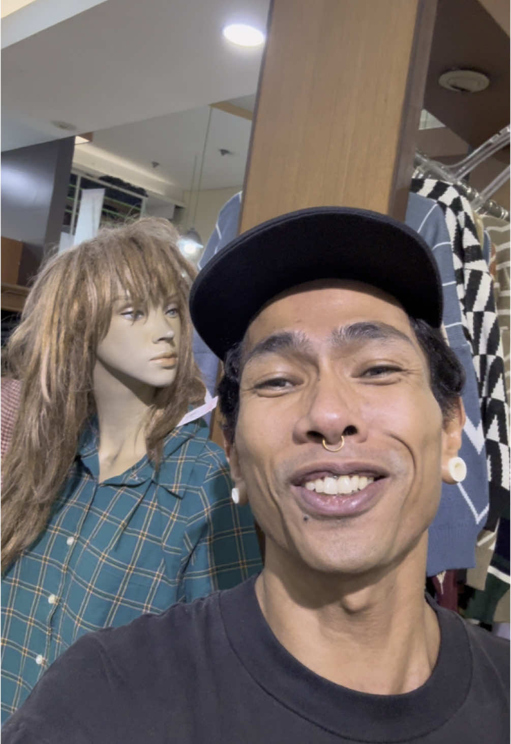 @Charita Utami lagi sariawan.