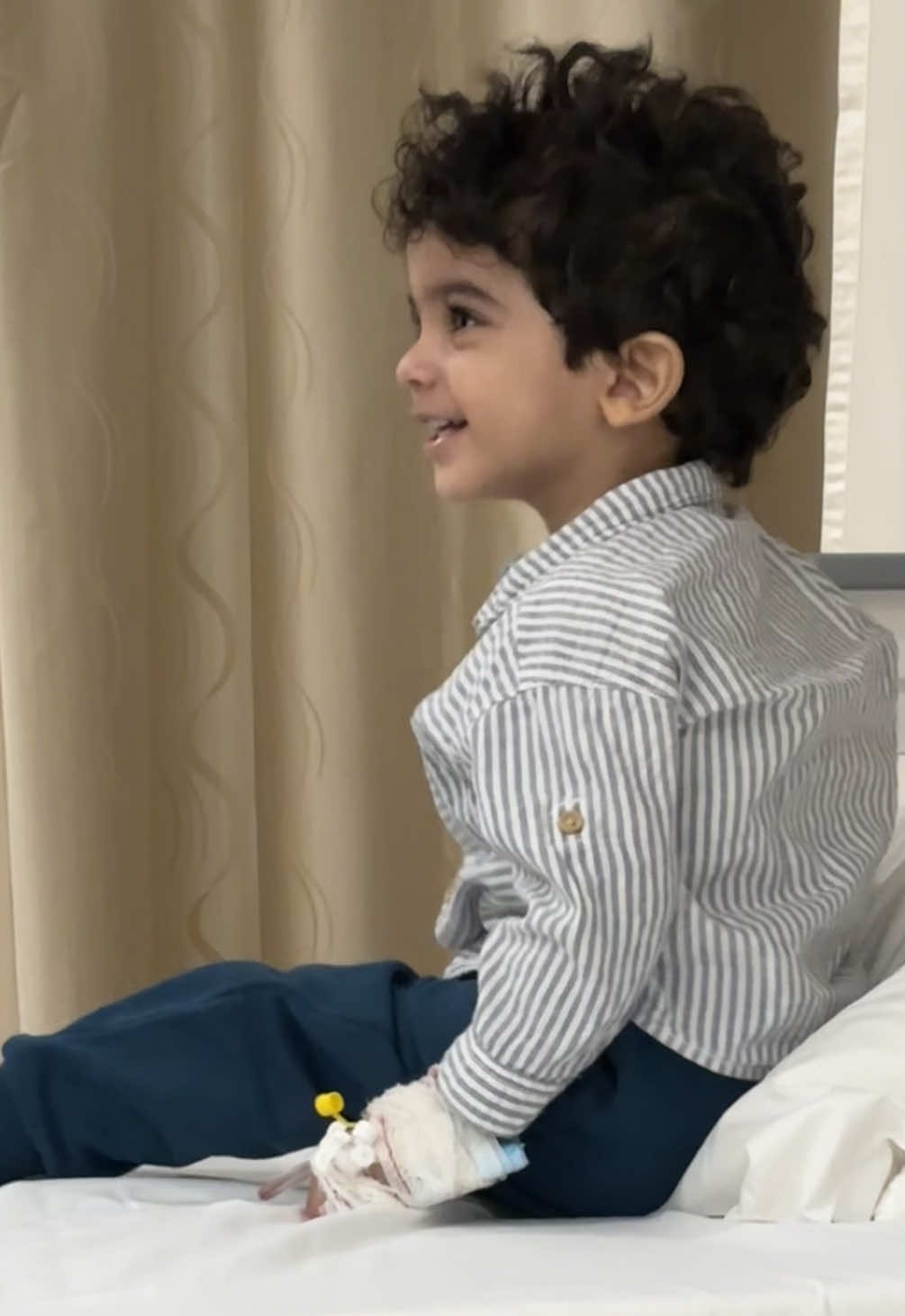 اللهم أجعل الجنة داره ومستقره اللهم آنس وحشته ونور قبره و اجعله شفيعا لوالدَي عابراً بهما الى جنتك .  #fyp 