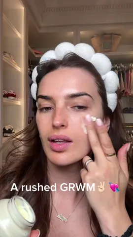 A quick get ready with me!✨ @bobbibrownuk  @Kiehlsuki  @L'Oréal Paris UK  @Haus Labs by Lady Gaga  @Hourglass Cosmetics  @VIEVE  @Charlotte Tilbury  @Victoria Beckham Beauty  @makeupbymario   @Pat McGrath Labs  #makeup #getreadywithme #grwm #chatty #chattygrwm #quickmakeup #lorealparis #patmcgrathlabs #makeupbymario #hourglass #hauslabsfoundation 