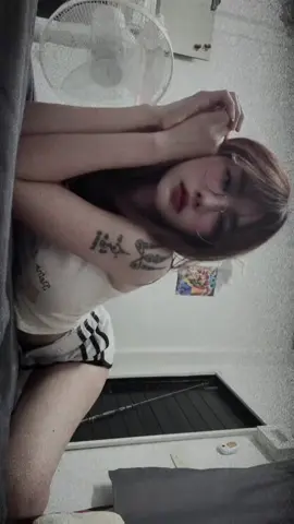 🤫🤫🤫 #fyp #tiktikuk🇬🇧 #tiktokmyanmar🇲🇲 #အကိတ်မမများ #fypရောက်စမ်း #မြင်ပါများပီးချစ်ကျွမ်းဝင်အောင်လို့🤒🖤 #foru 