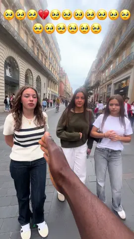 Expérience sociale 🥹🥹🥹💔@𝐄𝐥𝐬𝐚 @Margaux Rossi🇮🇹♊ #espagne🇪🇦 #🇮🇹 