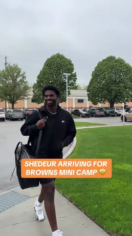 12 is in the building 🫡 #shedeursanders #cleveland #browns #nfl (via @Cleveland Browns) 