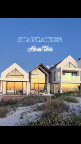 Golden hour at Thalassophile Beach House, soaking in the few last warm sunsets Cape Town (Western Cape) had to offer🌅. Pure magic I tell you🥹 The host was amazing and the house had everything you could ever need!🙂‍↔️ #staycation #capetown #sunsetlover #creatorsearchinsights 