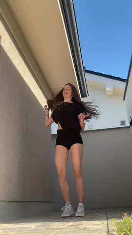 perfect💃😝 ig- nini_r_7  #fyp #viral #viralvideo #xyzbca #DanceTrend #oldtrend #dancing #fouryoupage #sunshine #ViralDance 