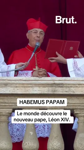 Le monde découvre le nouveau pape, Léon XIV.