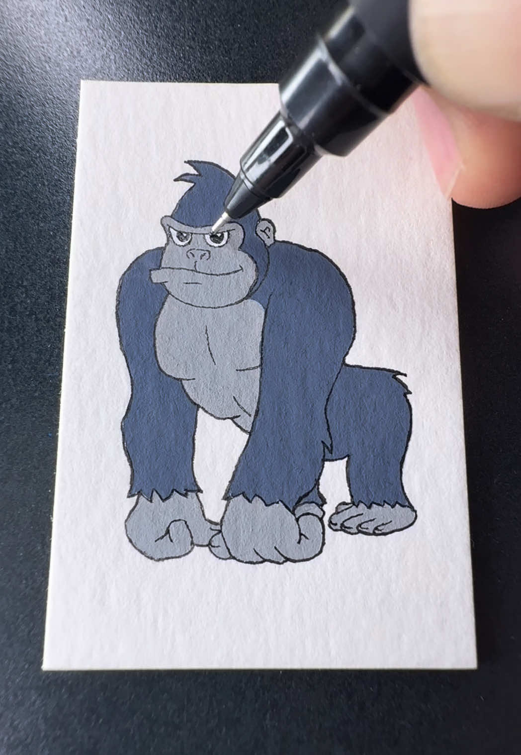 Who wins, the 100 men or the gorilla? 🦍