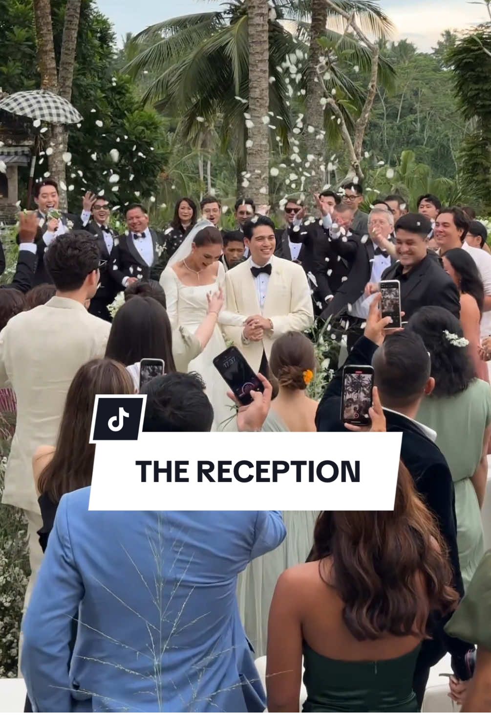 Beneath the veil— a lifetime waits. #MOONtotheMAX #LUNAdicintaiMAXIMal 📹: @AVERA WEDDING CONTENT 
