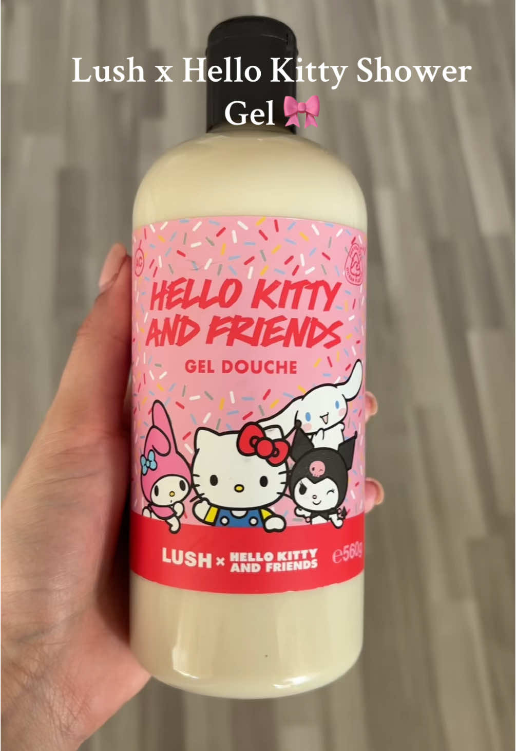 Es ist einfach so toll 😍🎀@LUSH @LUSH Deutschland @hellokitty @sanrio #beauty #lush #lushcommunity #lushcosmetics #collection #review #hellokitty #sanrio #bodycareproducts #showerroutine 