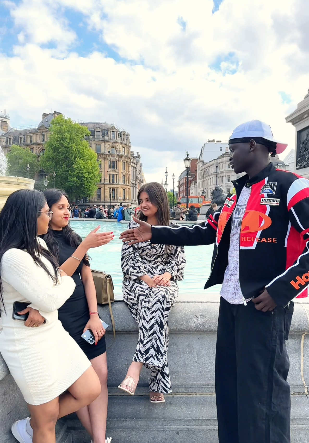 Social experiment be kind💔🙏🏿 #foryoupage #viral_video #socialexperiment #tik_tok #fypシ゚ #respect👑 #freezingweather🥶🥶🥶 #freezing #bekind #humanity 