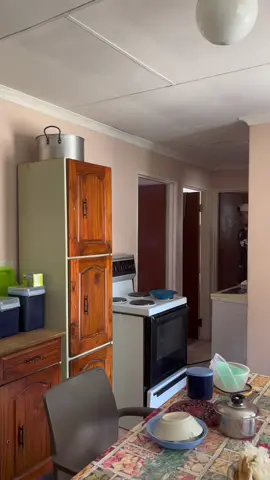 Kitchen robbery again (lempungane beyingimoshela Shem😭🙌🏾)🤣#innocent #kitchen #robbery #robber #kitchenrobbery #breakfast #flypシ 