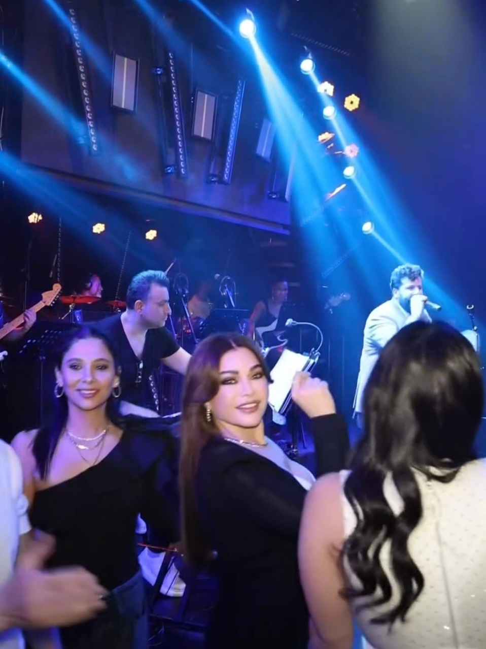 #fyp #viral #هيفا_وهبي #اغاني #ملكة_الاحساس #العالم #السعودية #العراق #مصر #لبنان #يا_نحلة_هيفاء #اليسا #العالم_العربي #ملكة_الاحساس  الليلة السهرة عند حبابي🔥