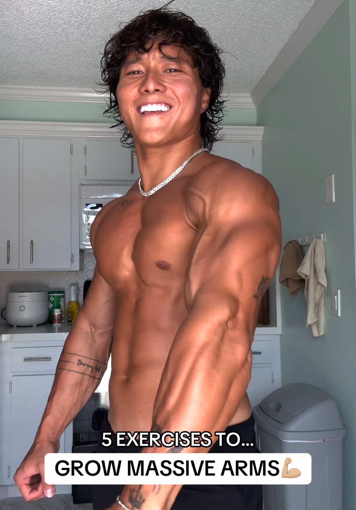 Key to grow massive arms…⁉️GROW YOUR TRICEPS #armworkout #tricepsworkout #triceps #bangfit 