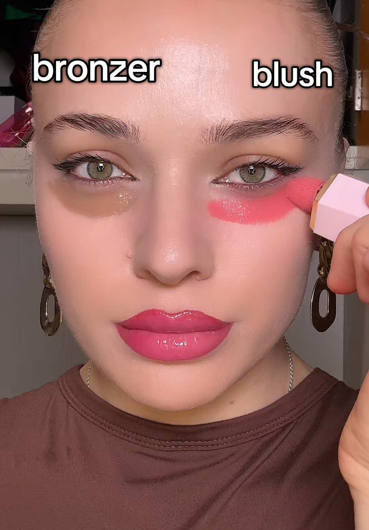😊 Bronzer🤎 vs Blush🩷 #makeuphacks #beautytips #blush #blushhack 