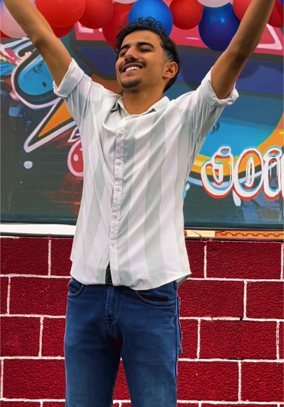 ما احلى الجمهور لومايتفاعل مع الاغنيه ومش عارفين ايش الكلمات اهم شي يعيشو المشاعر😂🤍🤍من منكم يعرف هذي الاغنيه🌚#هشام_تركي #يمني_بنكهه_تركيه 