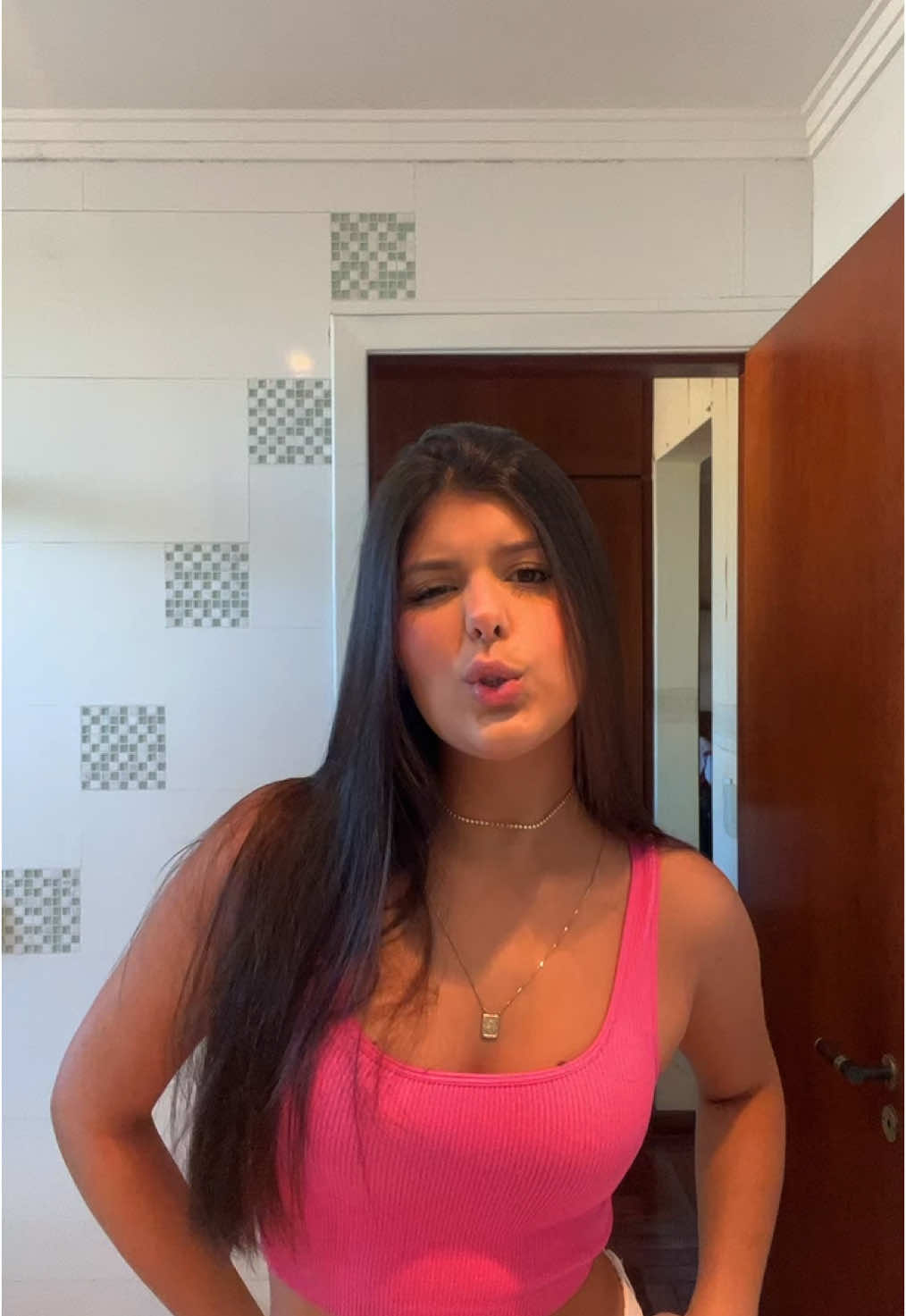 gata eu so to matendo o equilíbrio entre a gnt…