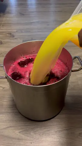 Just realizing I haven’t never shared my most viral recipe on here! Anyway, here’s how you make sobo for a crowd… you’re welcome!😊 #zobo #zobodrink #zoborecipe #sorrel #sorreldrink #viralrecipe 