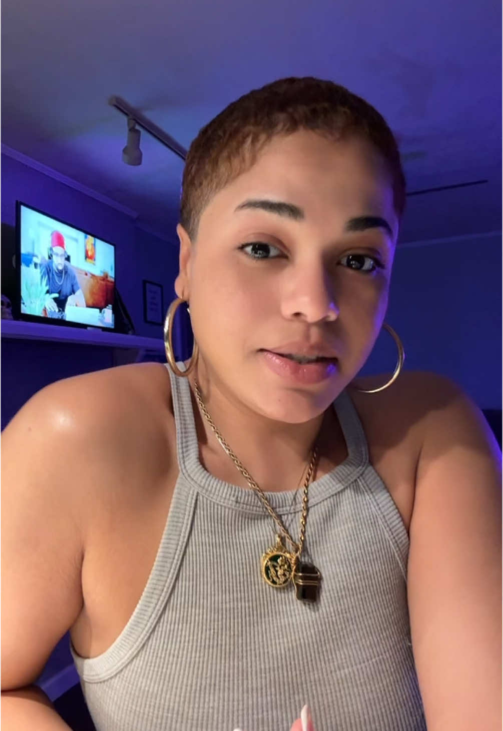 Introverted af. Alone, never lonely 💕  #fyp #trendingnow #tiktoktrending #solovibes #maincharacterenergy #maincharacter 