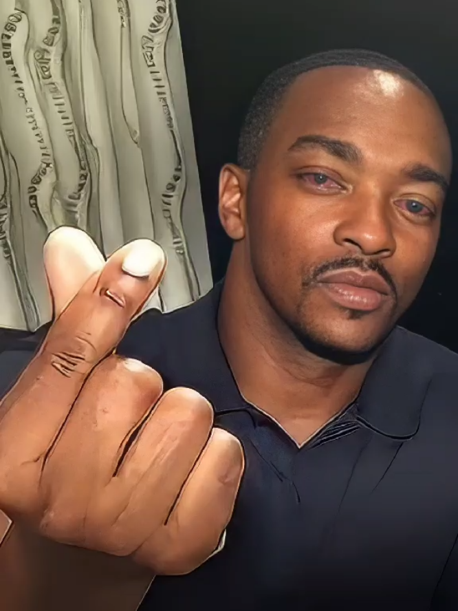 O Anthony Mackie ficou de Marvel comicskkkkkkkkkkk #fyppppppppppppppppppppppp #fyp #foryoupage #funny #reels #tiktokviral #viraltiktok ##eminem #marvelcomics #anthonymackie 
