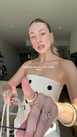 Wear the clothes (:
