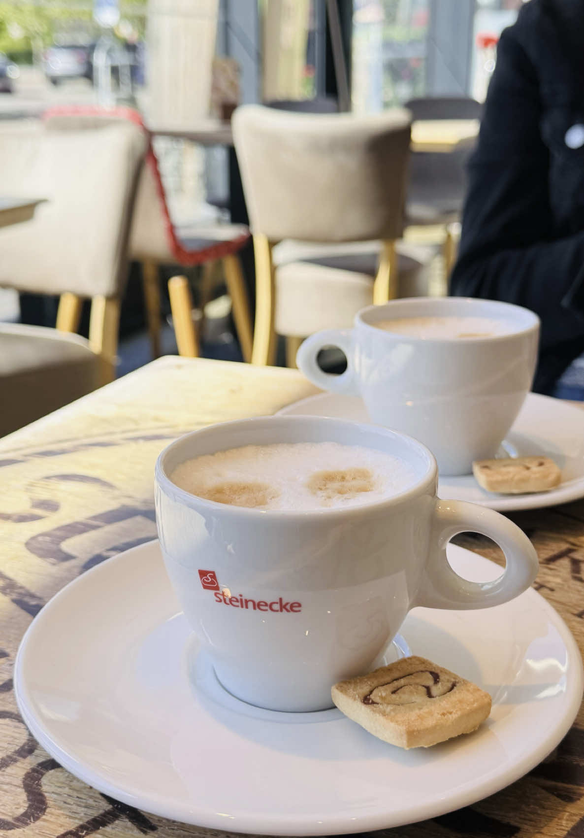 #coffee with friends ❤️#تصويري #CapCut #fürdich #fyppppppppppppppppppppppp #fyp #مالي_خلق_احط_هاشتاقات #الشعب_الصيني_ماله_حل😂😂 #اكسبلور #foruyou #explore #kaffee #coffee #قهوتي_تصويري #قهوة_الصباح #friends #