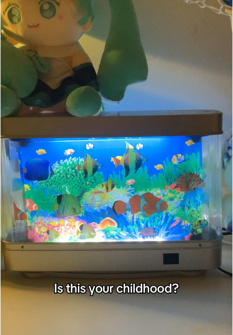 #2000s #2000saethetic #childhoodmemories #y2k #childhood#fishtanklamp #frutigeraero 