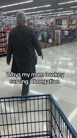 Serving? more like serving the people. #divergent #abnegation 