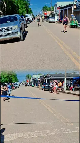 No dia 5 de maio de 2025, tive a honra de representar o município de Feijó-AC na Corrida do Aniversário da Cidade de Manoel Urbano-AC. Foi uma competição de altíssimo nível, ao lado de grandes nomes do atletismo regional. Em um percurso extremamente exigente, marcado por ladeiras desafiadoras e um sol escaldante, mantive o foco, a determinação e alcancei o 4º lugar geral. Cada passo nessa prova foi uma verdadeira batalha física e mental. Essa conquista é fruto de muita disciplina, treinos intensos e do apoio de todos que acreditam no esporte e nos atletas locais. Sigo firme, buscando evolução e levando o nome da minha cidade com orgulho. A jornada continua!