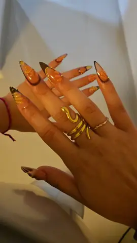 do u guys like my camera angle 😤🧐🤠 #newnails #freshset #nails #pressonnails #springnails #summernails #nailtok #fyp 