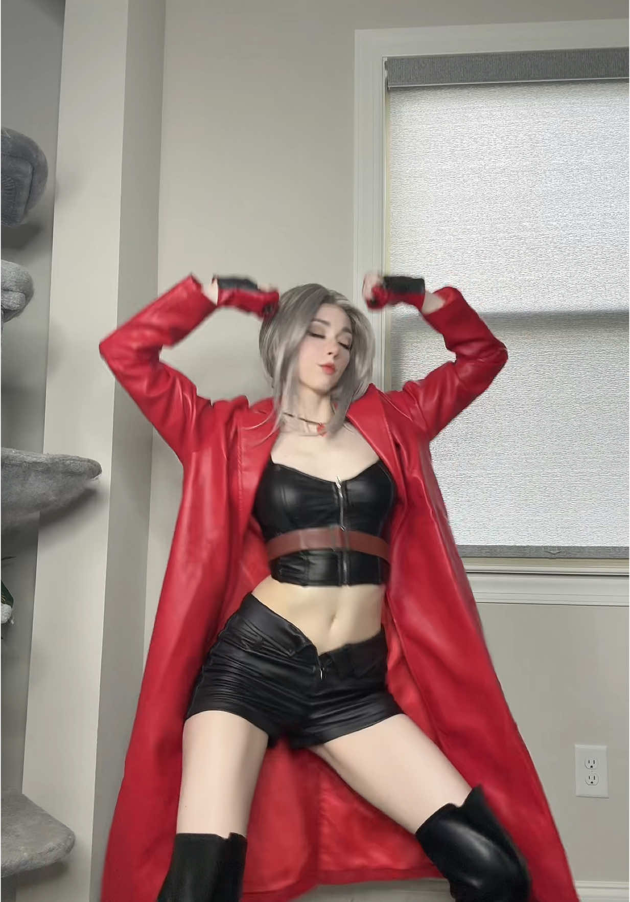I burnt my pizza😕 #dante #dmc #dantecosplay #devilmaycry #cosplay 