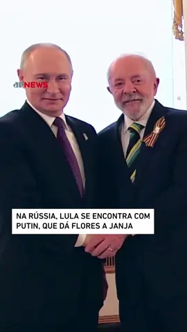 O presidente Lula (PT) está em Moscou, onde participa de um jantar com o presidente da Rússia, Vladimir Putin, no Kremlin. A visita acontece a convite do líder europeu e inclui a participação do petista nas celebrações do 