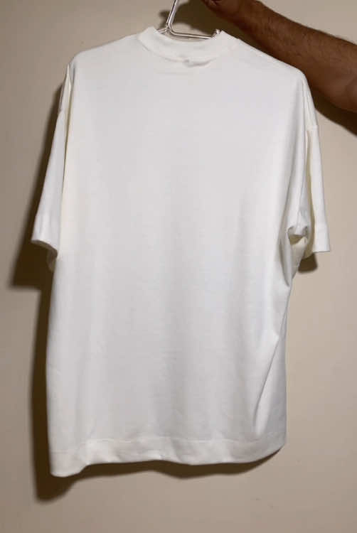 Camisas Oversized lisas, tá esperando o que para garantir a sua ?? Chama a gente no Instagram!! LINK NA BIO