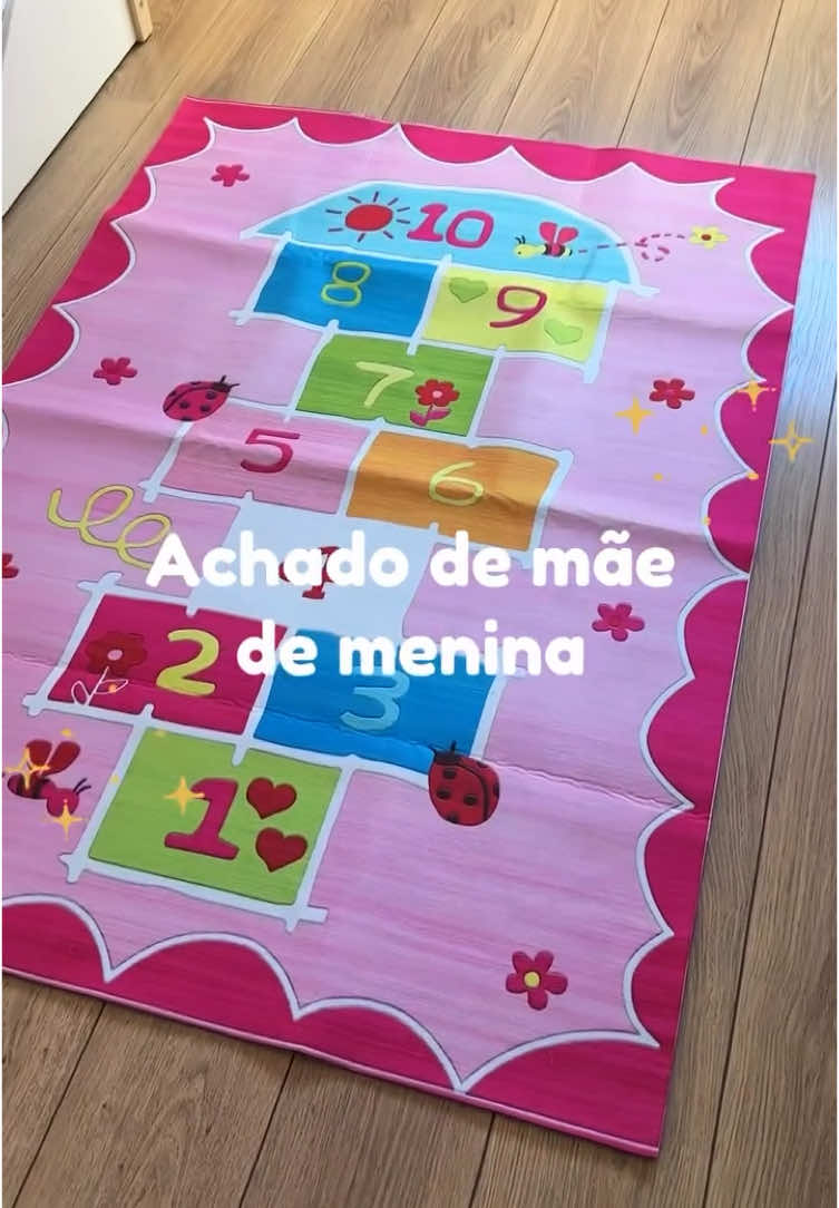 Tapete lindo de amarelinha pra minha pequena se divertir 🥰 Ele tem 1,00m x 1,40m e foi um achado por apenas R$54,99! • Créditos a mamãe suh_amorrim lá na rede vizinha. #comprinhas #maedemenina #promocoesimperdiveis #quartodemenina #foryoupage 