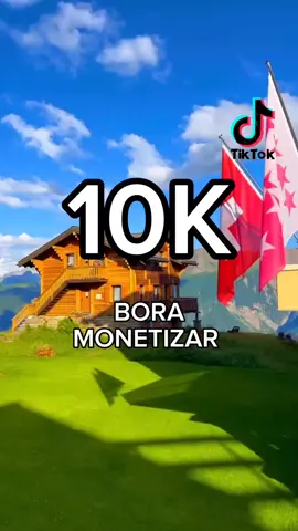 Suíça: Um Conto de Fadas no Coração da Europa! 🇨🇭 A Suíça é um país que parece ter sido desenhado à mão com todo carinho do mundo! De alpes majestosos a vilarejos encantadores, cada paisagem parece uma pintura. Entre lagos cristalinos e cidades organizadas, a Suíça reserva beleza, segurança e muita qualidade de vida! Seja no frio do inverno com neve cobrindo tudo ou nas flores coloridas da primavera, esse país é o destino perfeito pra quem busca natureza, tranquilidade, cultura e muito chocolate! 📍Agora, conheça Zermatt! 🏔️ Aos pés do icônico Matterhorn, Zermatt é uma vila charmosa, sem carros, cheia de charme alpino e com vistas que parecem saídas de um filme! #boramonetizar #monetizacao #10k #moneytok #Bali #viagemdossonhos  #ExplorandoOMundo #DicasDeViagem #DestinosIncríveis #TravelGoals #paraisonaterra  #FériasDosSonhos #tiktoktravel