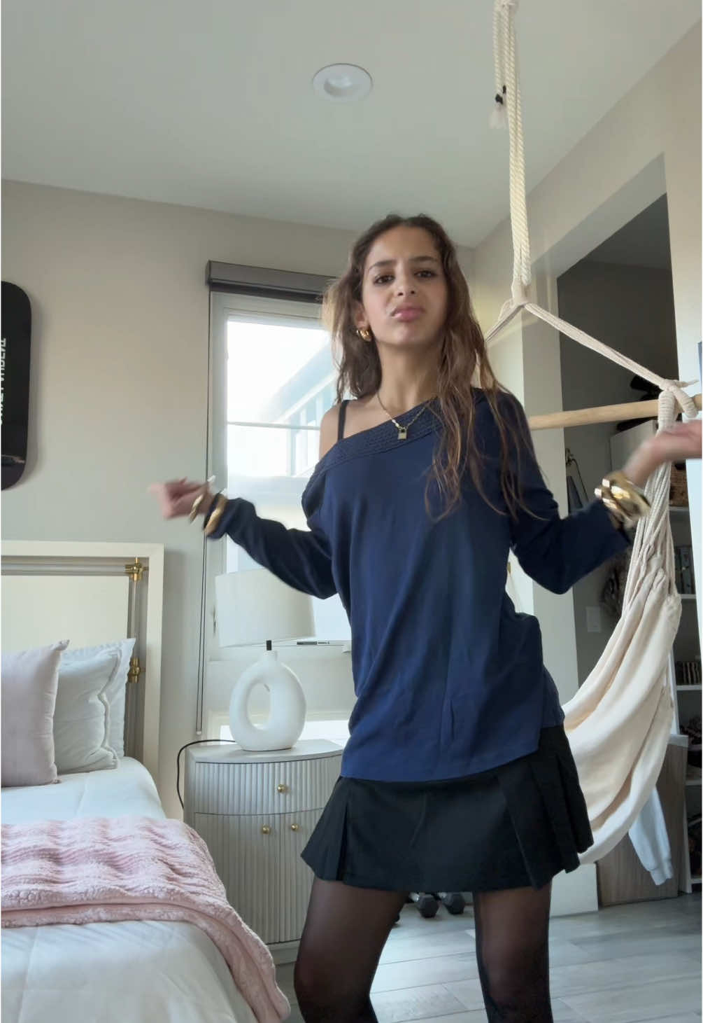 in my dreams i’m living in a city going to private school🙏❤️🙈 @Brandy Melville #OOTD #spring #springfashion #fit #fitcheck #outfit #outfitinspo #FitTok #inspo #city #schoolfit #outfitideas #foryoupage #playboycarti #brandymelville 