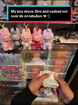 Satisfied customer and ready to resell 🤝 #viral #labubuhaveaseat #labubuthemonsters #labubu #fyppppppppppppppppppppppp #fyp #bigintoenergylabubu #shopping #cashout #offerup #meetups #customer #makemefamous #reseller 